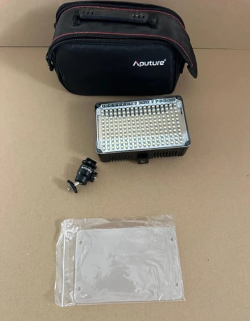 led-prisvietenie-na-zrkadlovku-aputure-amaran-al-198c-big-0