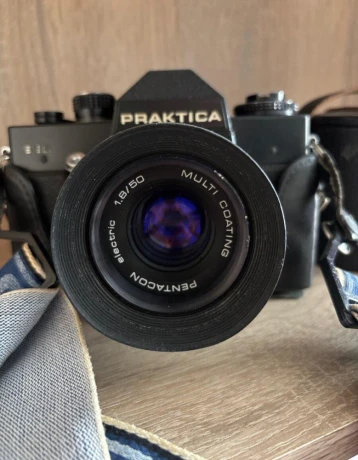 praktica-ee-3-carl-zeiss-flektogon-35mm-pentacon-50mm-big-1