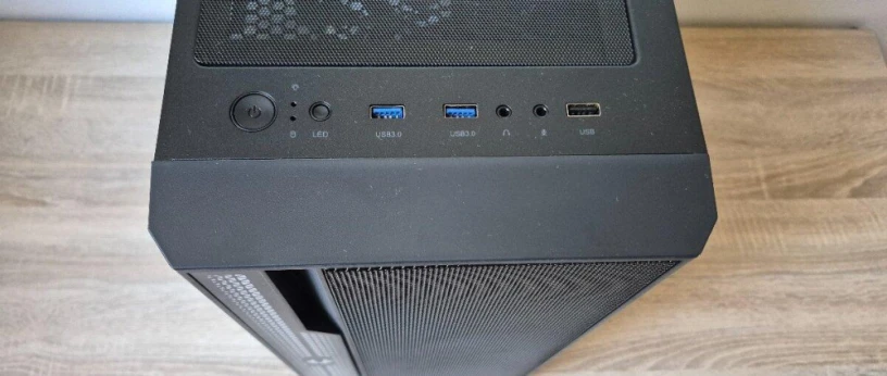 herne-pc-8jadro-ryzen-7-3700x-16gb-ddr4-rx580-nitro-4gb-big-3