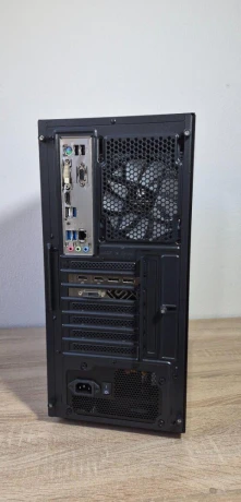 herne-pc-8jadro-ryzen-7-3700x-16gb-ddr4-rx580-nitro-4gb-big-4