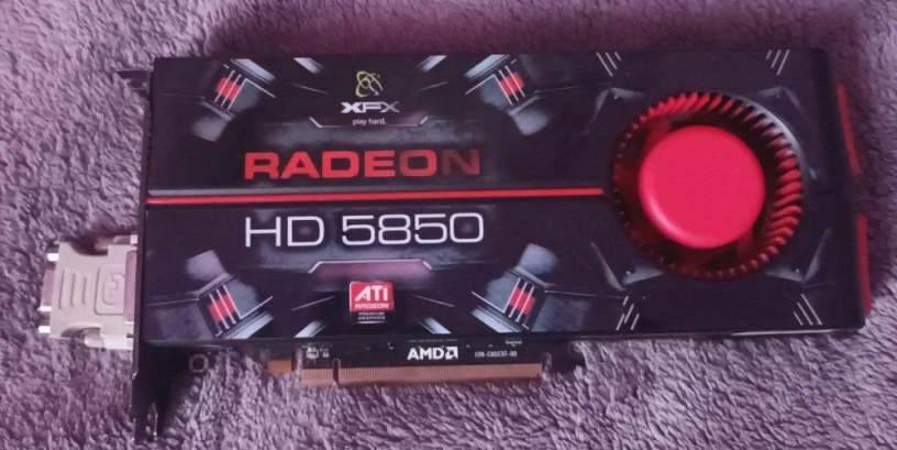 predam-graficku-kartu-gddr5-big-0