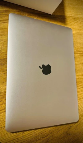 apple-macbook-air-13-m1-big-3