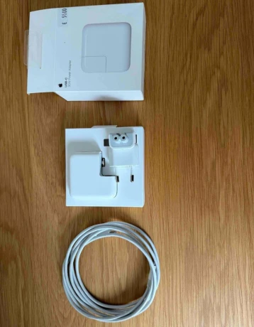 usb-c-apple-macbook-air-30w-adapter-big-2