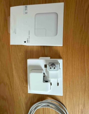 usb-c-apple-macbook-air-30w-adapter-big-1