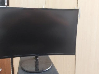 monitor-samsung-zakriveny-27-inch-full-hd