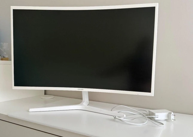 predam-32-monitor-samsung-c32jg51fdu-big-1