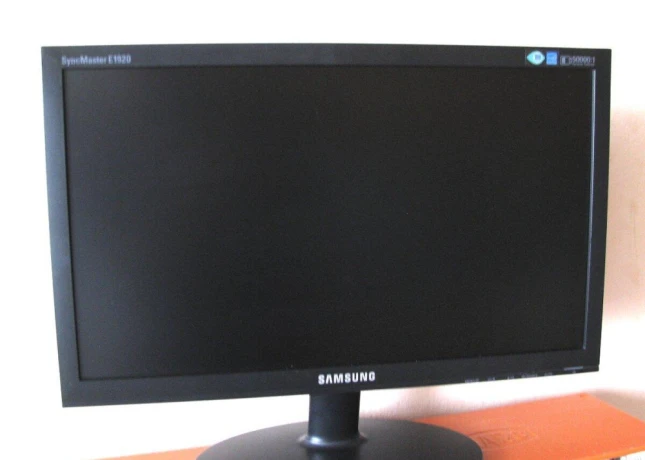 samsung-e1920n-big-1