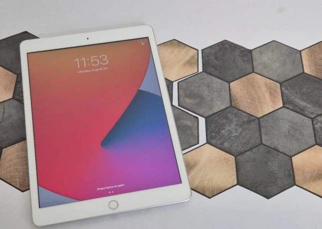 ipad-8th-gen-2020-32gb-wi-fi-cellular-79-bateria-big-2
