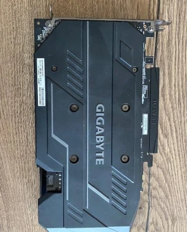predam-gigabyte-geforce-gtx-1660-6gb-big-1