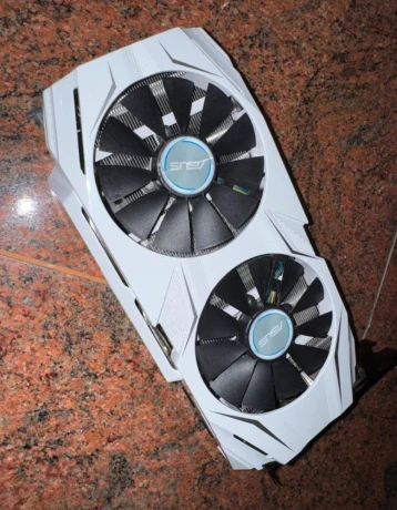 asus-gtx-1070-dual-white-8gb-pekny-stav-prepastovana-big-0