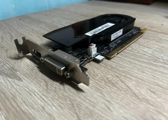 nvidia-geforce-gtx-745-4-gb-big-0