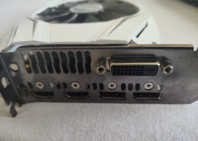 gtx-1070-asus-white-8gb-big-2