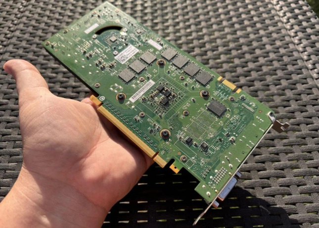 graficka-karta-nvidia-quadro-k4000-3gb-gddr-5-big-3