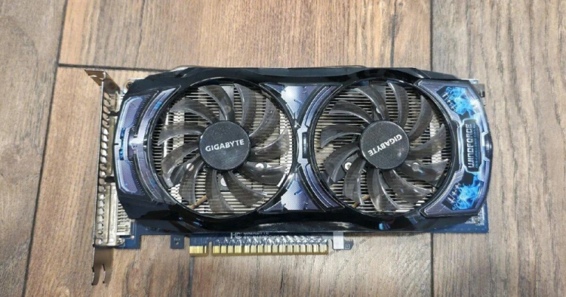 gigabyte-windforce-nvidia-geforce-gts-450-big-0