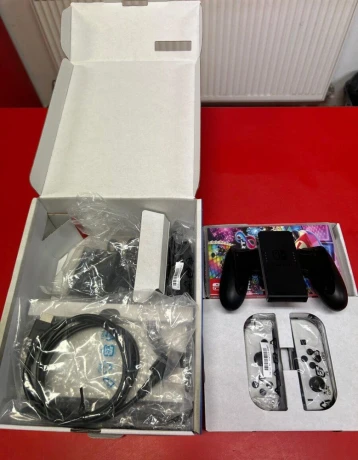 nintendo-switch-oled-64gb-big-4