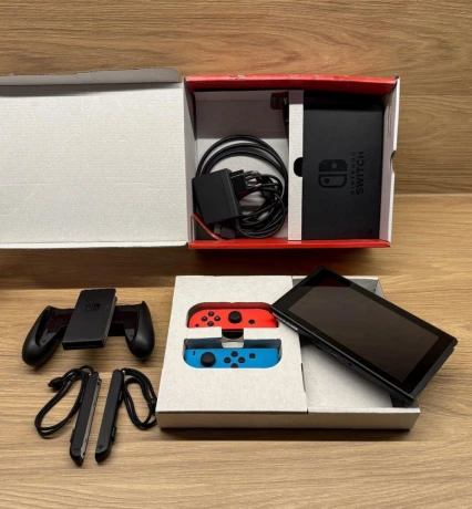nintendo-switch-lcd-big-2