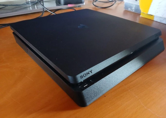 playstation-4-slim-500gb-ps4-big-1