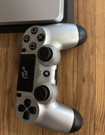 playstation-4-1tb-ps4-limited-editiom-gran-turismo-big-2