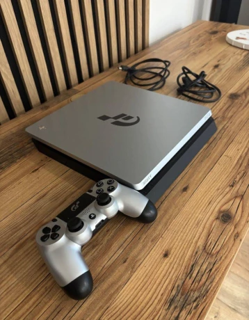 playstation-4-1tb-ps4-limited-editiom-gran-turismo-big-1