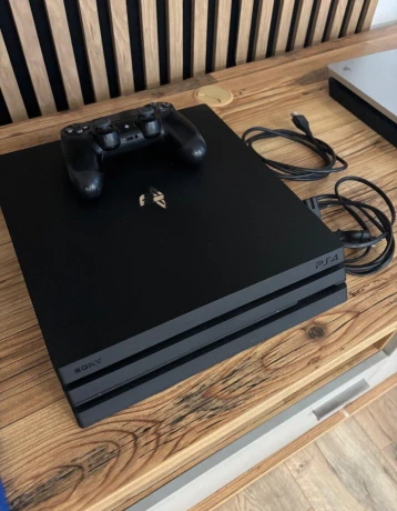 playstation-4-pro-ps4-pro-1tb-2-hry-big-3