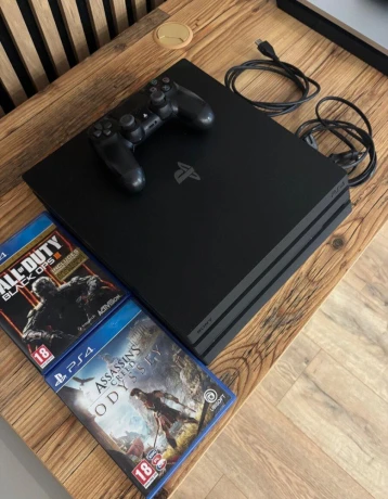 playstation-4-pro-ps4-pro-1tb-2-hry-big-0