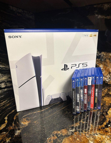 predam-zanovnu-ps5-slim-1tb-mechanika-big-0