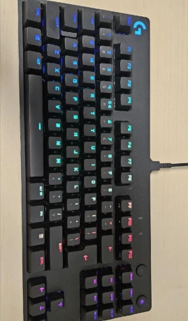 predam-logitech-gaming-g-pro-920-big-2