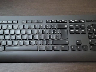 klavesnica-lenovo-professional-wireless-keyboard
