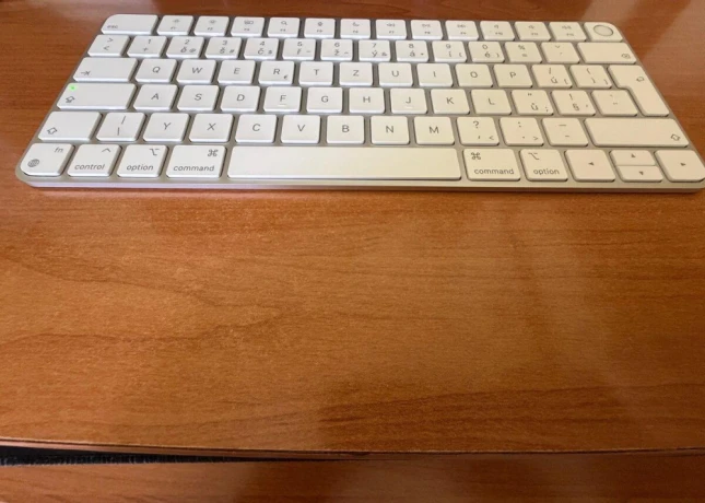 apple-magic-keyboard-touch-id-white-mk293cza-big-4