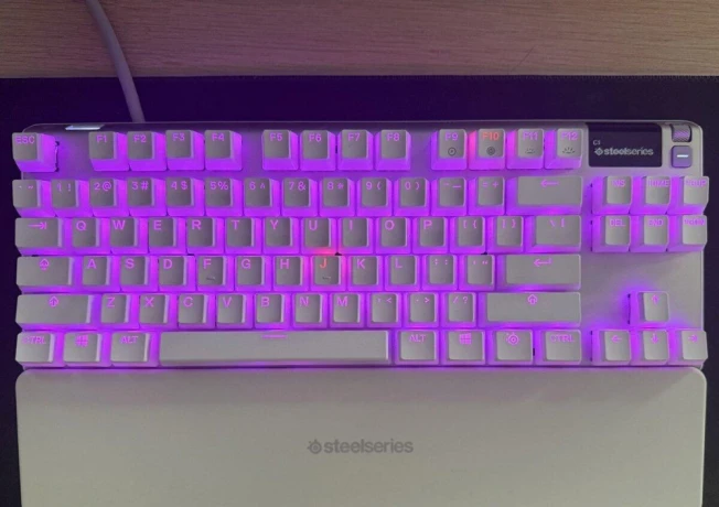 steelseries-apex-7-tkl-ghost-edition-big-0