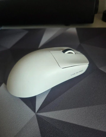 herna-mys-vxe-r1-pro-big-4