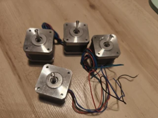 krokovy-motor-3d-tlac-cnc