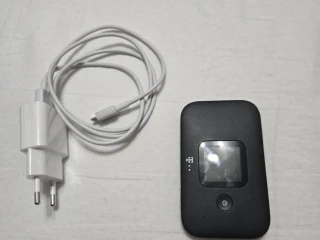 4g-modem-s-bateriou-huawei-e5577c-s-wifi