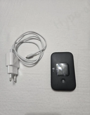 4g-modem-s-bateriou-huawei-e5577c-s-wifi-big-0