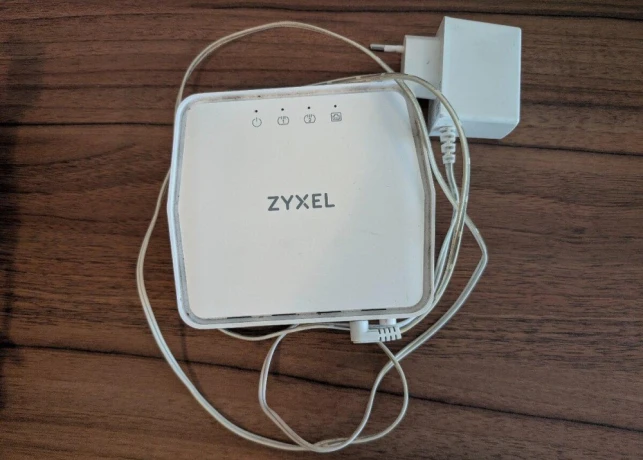 modem-zyxel-vmg4005-b50a-big-3