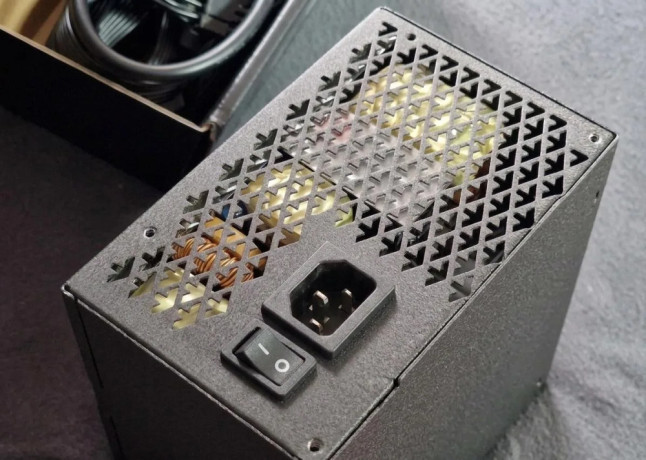 fsp-aurum-pt-1200fm-plne-modularny-zdroj-80-platinum-1200w-big-3