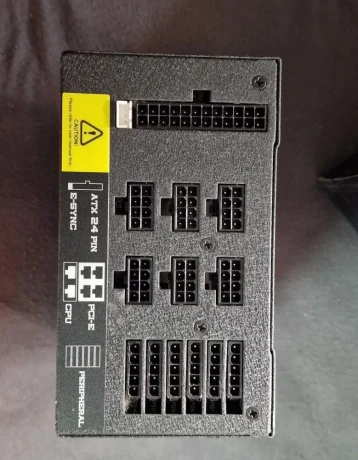 fsp-aurum-pt-1200fm-plne-modularny-zdroj-80-platinum-1200w-big-2