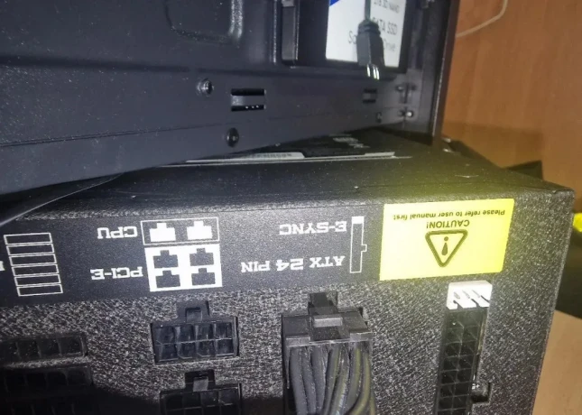 fsp-aurum-pt-1200fm-plne-modularny-zdroj-80-platinum-1200w-big-4