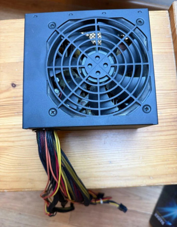 zdroj-fsp-raider-ra550-big-3