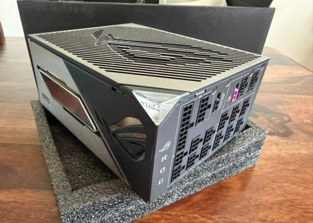 asus-rog-thor-1600w-titanium-iii-atx-31-big-2