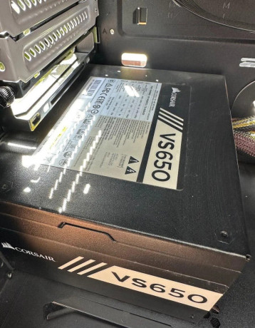 pc-zdroj-corsair-650-w-80-plus-atx-120-mm-ventilator-big-3