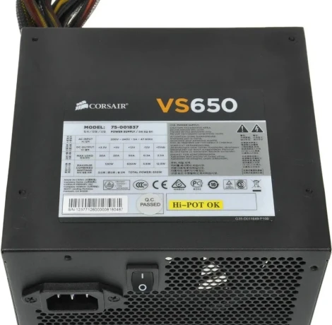 pc-zdroj-corsair-650-w-80-plus-atx-120-mm-ventilator-big-2