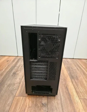 razer-tomahawk-atx-big-3