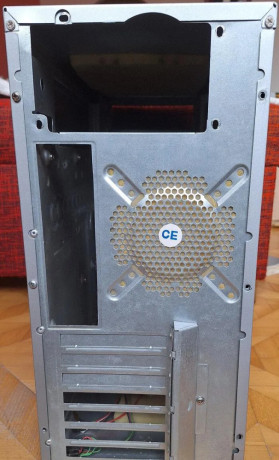 pc-skrinka-atx-strieborna-big-4