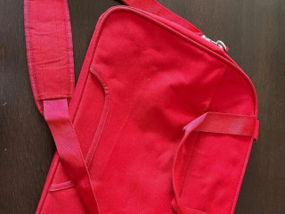 predam-cestovna-taska-taska-na-notebook-od-renom