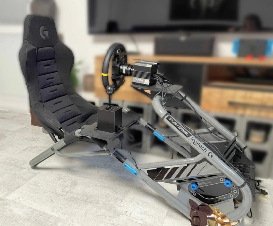 simracing-kokpit-playseat-trophy-drziak-ako-novy-big-0