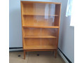vitrina-kniznica-small-0