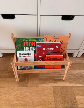 detska-montessori-policka-na-knizky-ikea-flisat-big-0