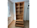 kniznica-s-podstavcom-a-suflikmi-small-1