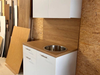 nova-kuchynska-linka-100-cm-blum-egger-novy-drez